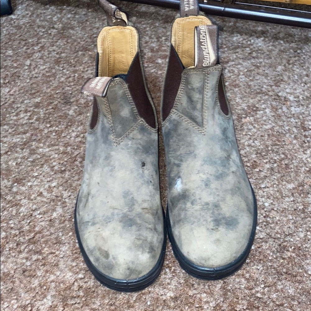 585 blundstone boots in brown